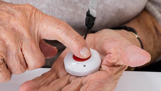 Heby Kommun tar ut avgifter för service, stöd och omvårdnad inom äldreomsorgen. Din kostnad beror på vilken inkomst du har och hur mycket och vilken slags hjälp du får.