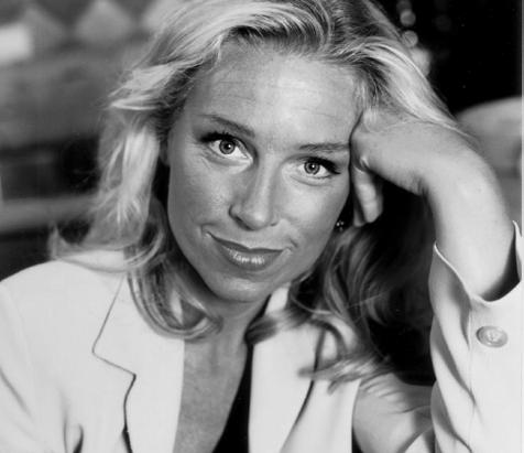VUXEN 17.00-17.45 Jazziga låtar, lekfullt lirande av Svante Sundvik, tvärflöjt, och Mats Berntsson, piano. 19.30-20.00 och 21.00-21.30 Katarina Ewerlöf - Rösten vi känner igen.