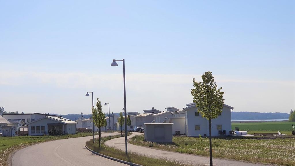 1.6 Priser på småhus Småhuspriser i Sverige Enligt statistik från SCB var småhuspriserna oförändrade under tremånadersperioden februari april 2019, jämfört med den föregående perioden, november 2018