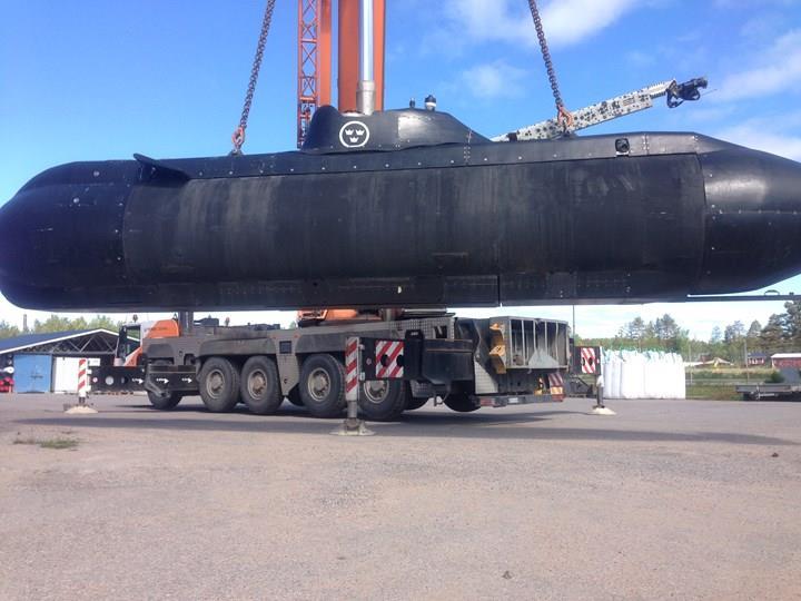 Spiggen II, en svensk militär miniubåt Hans Örnhagen Svensk dykerihistorisk förening har alltsedan HMS Spiggen utgick ur organisationen följt miniubåtens öde.