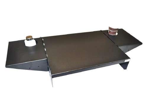 Svetsbord och stativ Fibersvetsbord med möjlighet att antingen hänga det på rack/stativ eller montera bordet på ett golvstativ. Stativet har låskrokar till benen vilket gör den stabil.