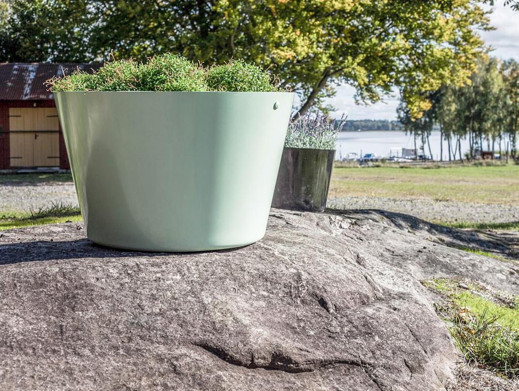 PLANTERINGSKÄRL Planters Formentas planteringskärl är designade för att skapa intressanta gröna miljöer i stadsrummet.