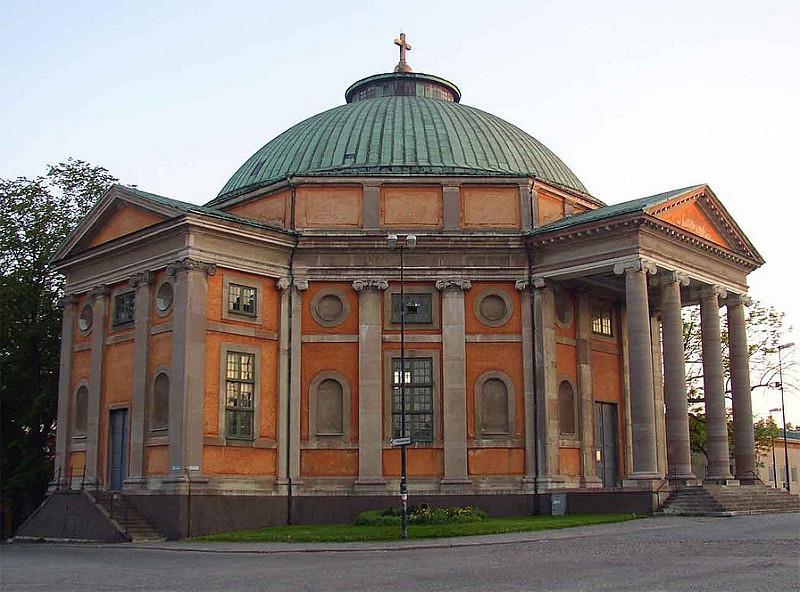 Här är en bild på "Trefaldighetskyrkan" Karlskrona.