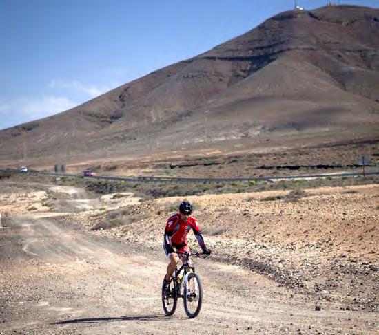 Ladda ner fler resguider på www.aftonbladet.se/resguider 11 5 x att göra Cykla Landsvägscyklisterna vallfärdar till ön och tycker du bättre om mtb finns det mycket bra cykling att hämta också.