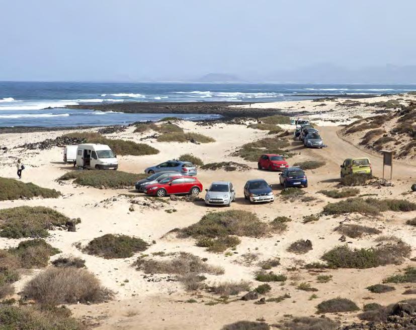 5 x utflykter Lanzarote Hoppet över till den vackra grannön Lanzarote gör du på mindre än en halvtimme, båtar går ungefär en gång i timmen och mellan Corralejo i norr och Playa Blanca på södra