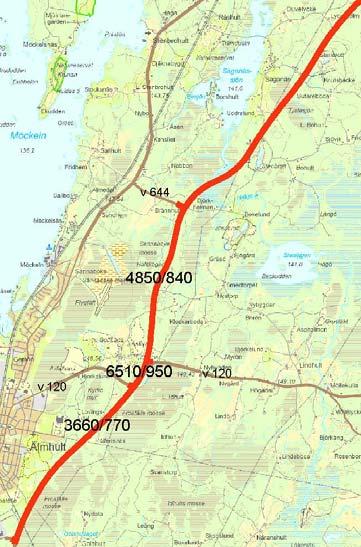 Utmed sträckan finns ett fåtal boningshus och gårdar nära vägen. 2.