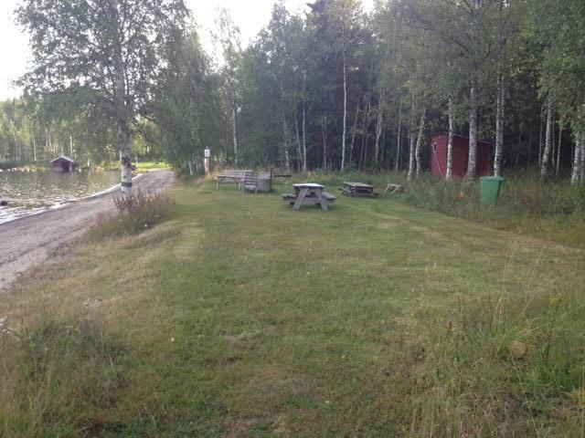 5. Nordanås Området Nordanås ligger i byn Lövås vid vattenförekomsterna Stor-Alskasjön, Hyvelsträsket och Lomtjärnen. Samtliga sjöar har en strandskyddszon om 100 meter från strandlinjen.