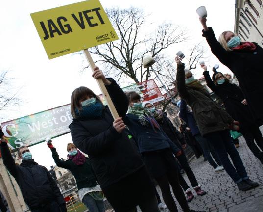 området. Många av dessa har avlidit av sviterna. Än idag utgör föroreningar från kemikalier som lämnats kvar på det övergivna fabriksområdet allvarliga hälsorisker för lokalbefolkningen.