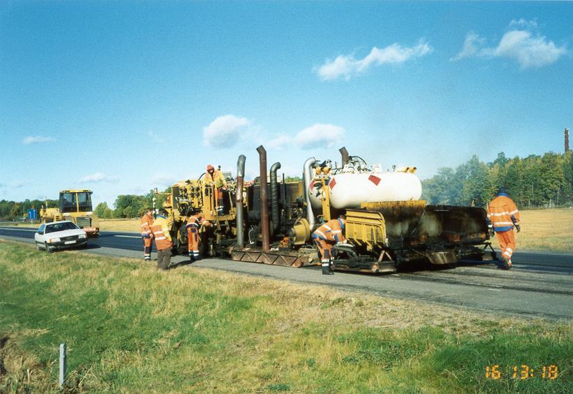 5--24 Repaving Beläggningen rivs -25 mm