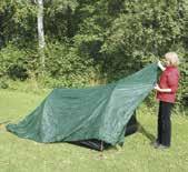 1 2 Kombinera ett Nallo Mesh Innertält med en Hilleberg Tarp 1 & 2 Lägg ut tarpen på längden över Nallo Mesh Innertält, centrera den över stängernas mitt och fäst linorna löst med markpinnar.