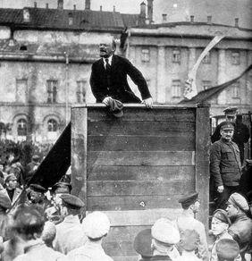 Lenin. Källa: Wikimedia [2]. 1918 år legaliserade Lenin ett koncentrationslägersystem på förslag av Trotskij. Två år senare hade systemet expanderat till ett 80-tal läger.