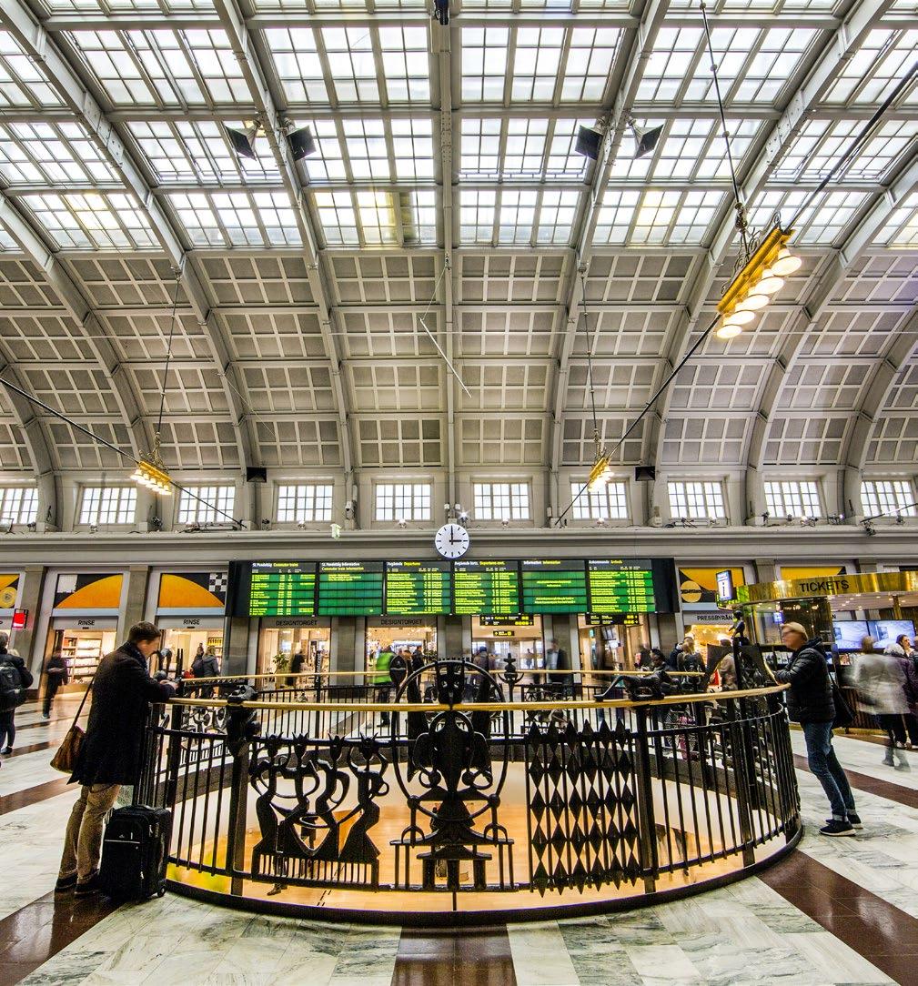 Stockholm Centralstation Svenskt Trä huvuduppdrag är att bredda marknaden för, och öka värdet på, svenskt trä och träprodukter inom byggande, inredning och emballage.