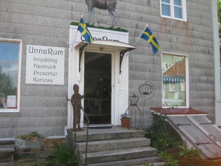 fanns det mesta för försäljning och här intogs även eftermiddagskaffe innan