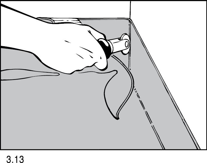 3.13 Pressa in mattan i hörnet med hörnrulle eller annat lämpligt verktyg. 3.