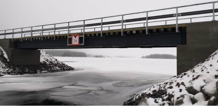 10 BILD 6. Broförbindelsen till Korpeslot. Karita Henriksson, Maxmo 3.8 Markägoförhållanden Hela planeringsområdet ägs av privata markägare (2 st.) på vilkas initiativ planläggningen anhängiggörs.