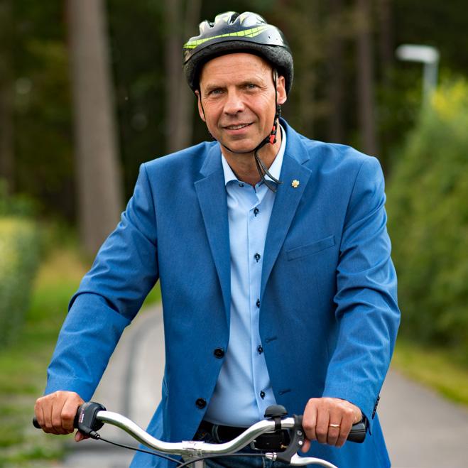 Förord I din hand håller du det första regionala cykelbokslutet för Uppsala län. Cykelbokslutet är en viktig del i att följa upp det pågående arbetet med att uppnå den regionala cykelstrategins mål.