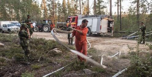 INSTRUKTÖR RÄDDNINGS- OCH RÖJNINGSSTYRKOR Kursen syftar till att du ska bli behörig att vara instruktör på Försvarsutbildarnas kommande utbildningar av räddningsoch röjningsstyrkor.