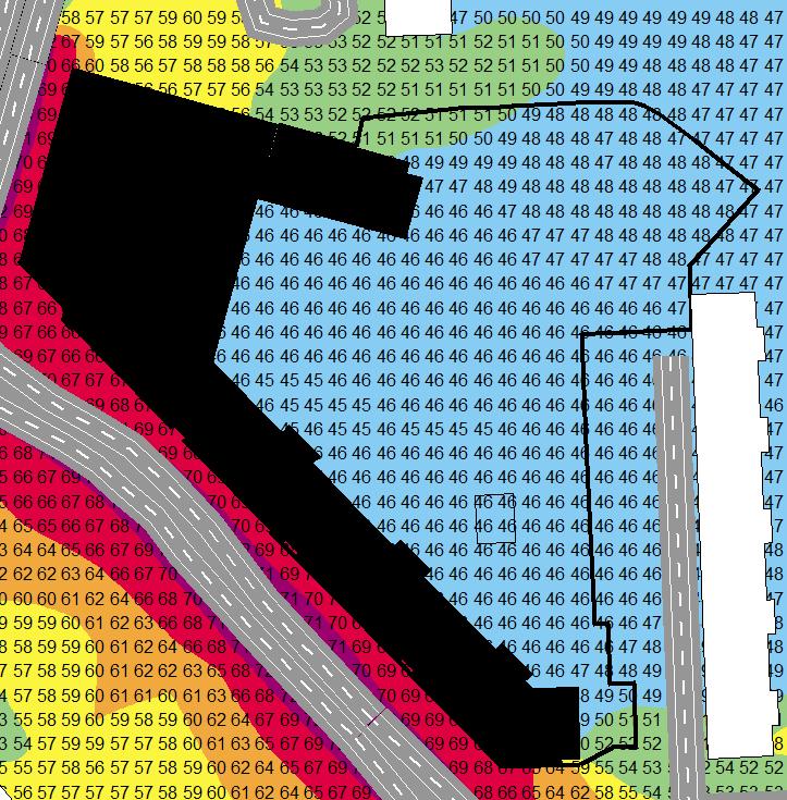 Figur 4. Mer detaljerad illustration av de ekvivalenta ljudnivåerna från väg- och spårtrafik över skolgården år 2040. Den planerade skolan är markerad i svart.