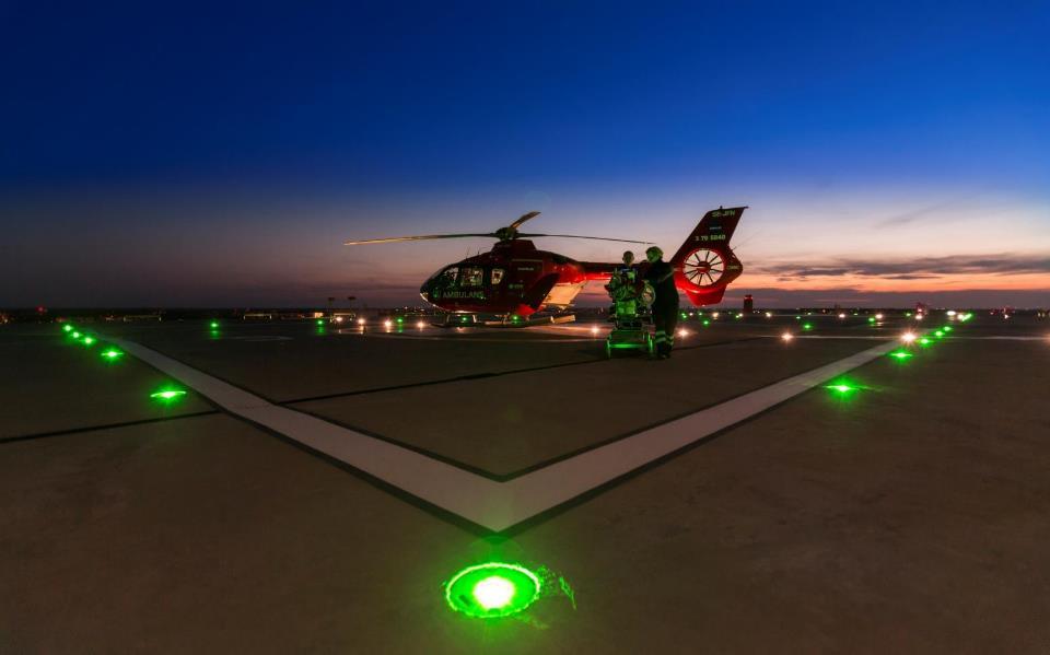 Högspecialiserad intensivakut Akutmottagningen för vuxna är öppen för patienter som: kommer med ambulans eller helikopter är