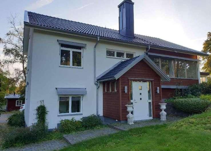BESIKTNINGSPROTOKOLL Anticimex Överlåtelsebesiktning av småhus nivå 1 Fastighetsuppgifter Fastighetsbeteckning: DRYCKESHORNET 7 Fastighetens adress: KUNGSVÄGEN 46 352 33 VÄXJÖ Personuppgifter