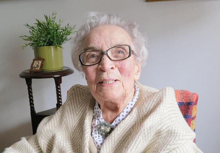 Det började vid mosters gungstol ett helt liv för Gud Ulla-Christina Sjöman var inte mer än fyra år den gången hon hade sin första upplevelse av Guds närhet.