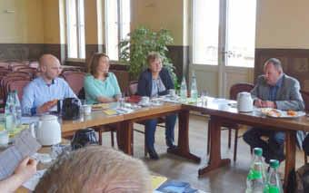Kyritzer Knatterblatt 8 Nr. 03/2016 Gründerfrühstück im Kyritzer Rathaus Beim 3. Gründerfrühstück für die Prignitz und Ostprignitz-Ruppin im Kyritzer Rathaus wurden am 4.