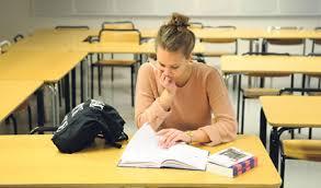 8. Elevkåren (8 p.) 8.1. Du ska vara van vid att hantera siffror 8.2. Det är nyttigt att vara social och påhittig 8.3. Att kunna hjälpa andra är nödvändigt 8.4. 9. Vem annonserar? (12 p.) 9.1. Sport- och fritidsaffär 9.