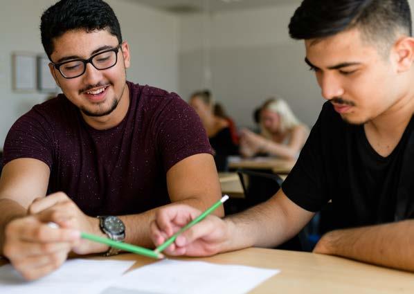 poängplan Samhällsvetenskap gymnasiegemensamt 1150 Engelska 5 100 Engelska 6 100 Historia 1b 100 Idrott och hälsa 1 100 Matematik 1b 100 Matematik 2b 100 Naturkunskap 1b 100 Religionskunskap 1 50