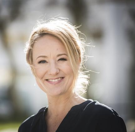 gudstjänster LÖR 31 AUG 18.00 Helgmålsbön. Skogskyrkan.Kyrkkaffe. Kyrkbil. Annesophie Färdigh. SÖN 1 SEPT 11:e sön e tref 11.00 Himlabromässan. Alvesta kyrka. Kyrksoppa. Kyrkbil. Annesophie Färdigh. 18.00 Ro för själen.