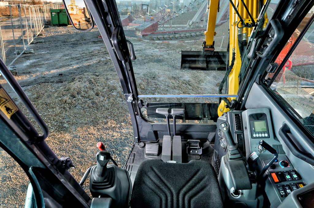 KOMFORT STOR OCH BEKVÄM HYTT Yanmar sätter föraren i centrum för sina