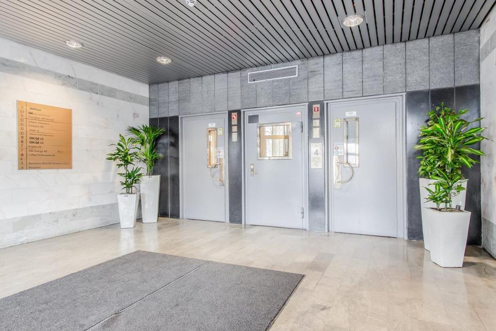 Fastigheten Kommun: Stockholm Ort: Stockholm Område: Norrtull Gatuadress: Planlösning Lokalen är i dagsläget uppdelad i flertalet mindre kontorsrum längs lokalens långsidor samt