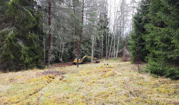 1 Sammanfattning Sweco har, efter beslut av länsstyrelsen i Kronoberg, under april månad 2017 genomfört en arkeologisk utredning steg 2 inom fastigheterna Växjö 7:10, 7:36 m fl med anledning av Växjö