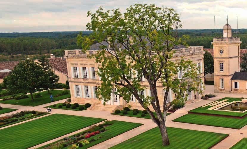 Château Gruaud-Larose Le Vin des Rois Le Roi des Vins När vi de senaste åren kört runt i Saint-Juliens har vi undrat över den spektakulära, höga metallbyggnaden intill Château Gruaud-Larose.