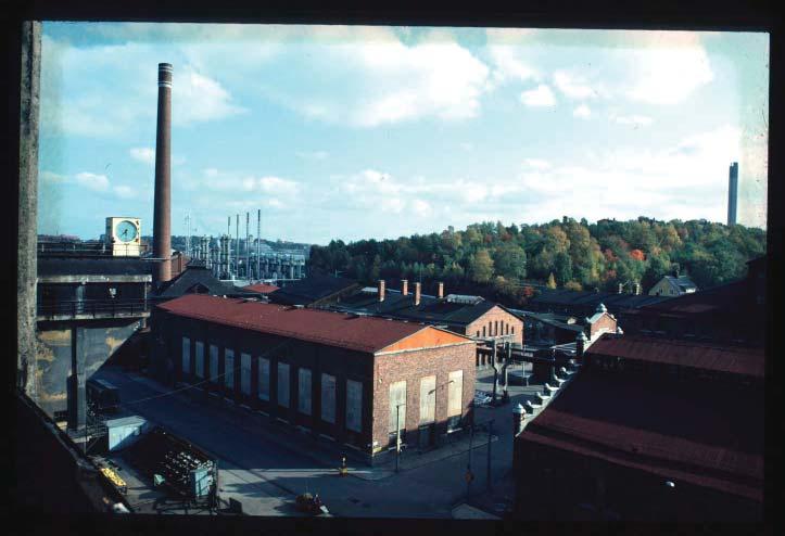 Spaltgasverket till vänster.