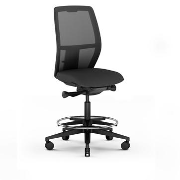 SAVO SOUL High Svart, blank eller vit version Klädd sits (Liten/Small) Klädd rygg 40, meshrygg 50 Vinklingsbar sits Steglös reglering av sitthöjd Avsedd för bord med höjd 90-110 cm Stegvis reglering