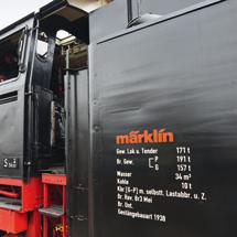 For still more operating enjoyment in the Märklin World of Operation. A small brochure on the history of road number 01 519 and its restoration is also included.
