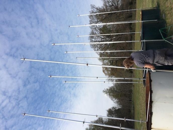 10 Figure 4. Start of exposure of flux samplers on the second measuring occasion on 18 May (left).
