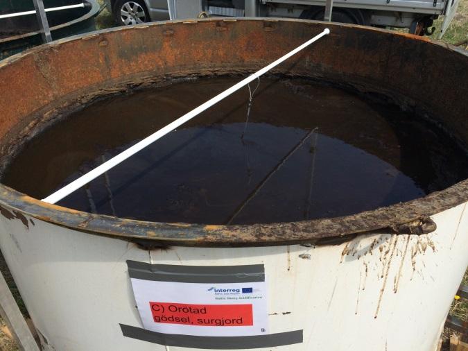 after nearly four months of storage End depth, m Volume reduction, % Crust Bottom sediment CS 0.43 39 No.