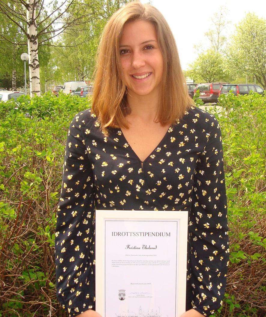 Som vanligt uppmärksammade Haparanda kommun personer och organisationer, som gjort förtjänstfulla insatser under året. Kristina Tholerud, Seskarö IF fick kommunens idrottsstipendium.