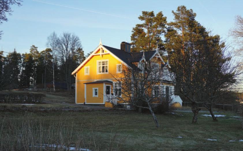 Bebyggelsen är i huvudsak uppförd strax efter sekelskiftet 1900 och utgör ett tidsavtryck som tillsammans med den typiska placeringen av bebyggelsen vid gränsen mellan impediment och åker på ett