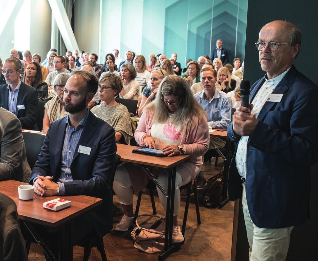 Årets möte besöktes av 135 deltagare som kommit för att uppdaterade sig och diskutera behandlingar och forskningsrön inom sina egna och andra områden.