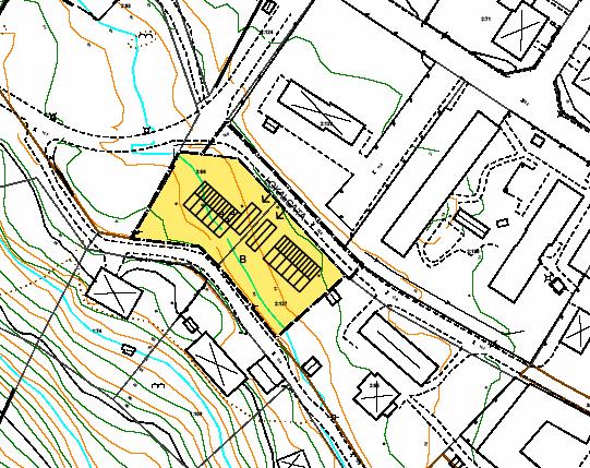 I sydost ansluter planområdet till en bostadstomt med en stallbyggnad där ingen djurhållning förekommer.