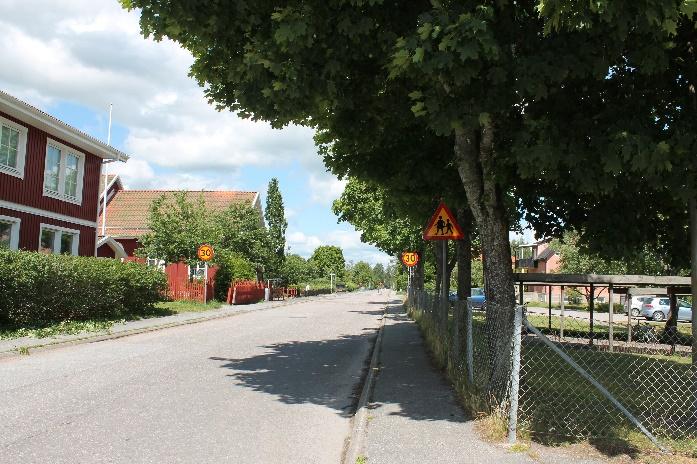 Gator och trafik Gatunät Fjugestavägen, lv 534, som korsar Åbytorp i väst-östlig riktning, går söder om planområdet.