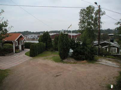 Vissa befintliga fastigheter inom planområdet har varit undantagna från områdesbestämmelserna vilket