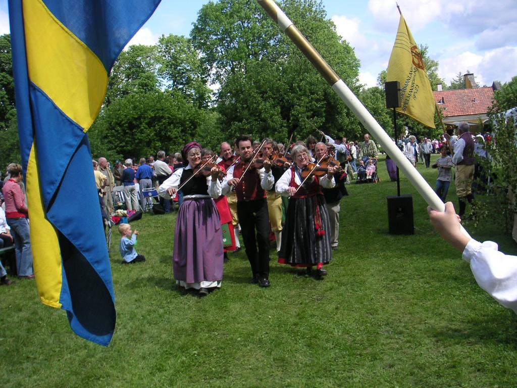 Till sist tar jag återigen hjälp spelmän trots tappra försök av både Gustaf Wetter och av Gustaf Wetter, inledningen i hans PM från 1950 får Axel Andersson att få spelmännen att spela den.