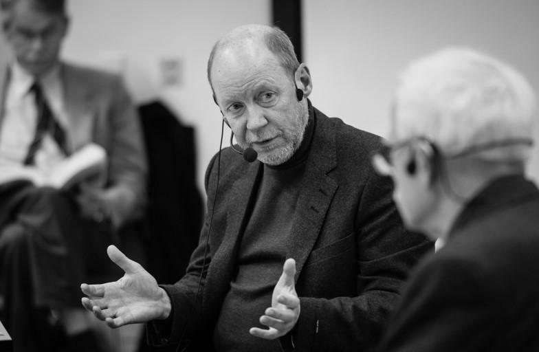sin doktorsavhandling om polskans historia vid ärevördiga Lunds universitet. Den aula man hade bokat visade sig vara alldeles för liten.