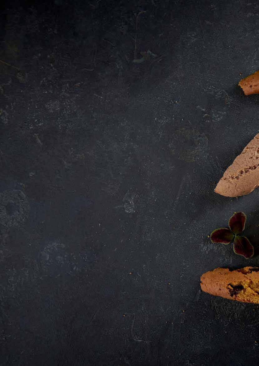 Biscotti Knapriga kakor som är alldeles perfekta till den där merförsäljningshyllan; baka av godsakerna och packa dem i fina påsar eller burkar. Den perfekta gå-bort-presenten i juletid.