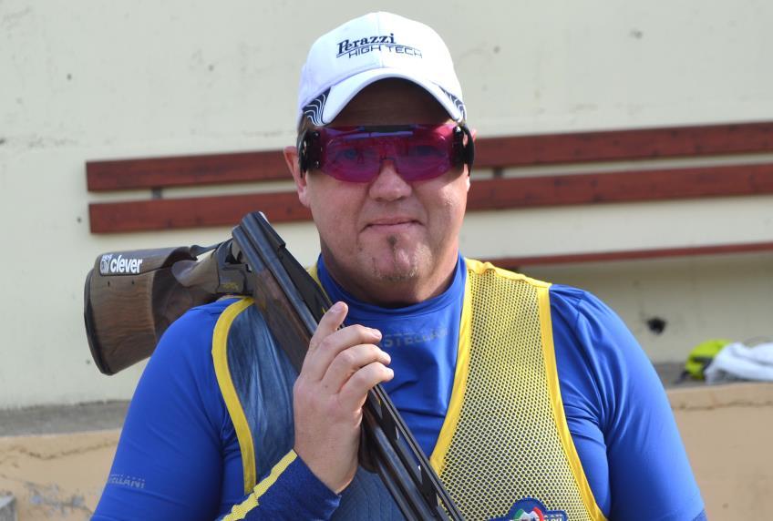 Sista världscuptävlingen gick i Baku, Azerbaijan och här var Håkan Dahlby ensam representant från Sverige på lerduvebanorna.