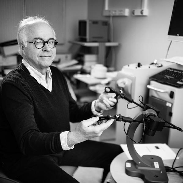 LARS ENOCHSSON PROFESSOR I KIRURGI 1 JANUARI 2019 Kirurgisk färdighetsträning och utfall av gallkirurgi I Sverige utförs mer än 13 000 operationer årligen för symptomgivande gallstenssjukdom.