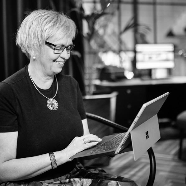 Kunskap om rektorernas ledarskap och deras arbete med lärande, undervisning, samt organisationens kultur och struktur, är viktigt för att förstå skolors resultat och utveckling.